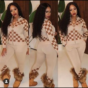 Sweatsuit set available in s,m,l